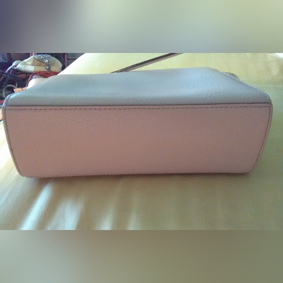 BNWOT KATE SPADE LIGHT PINK CROSSBODY ADJ. STRAPS LEATHER PINK INSIDE ZIP. PKT - Picture 3 of 10
